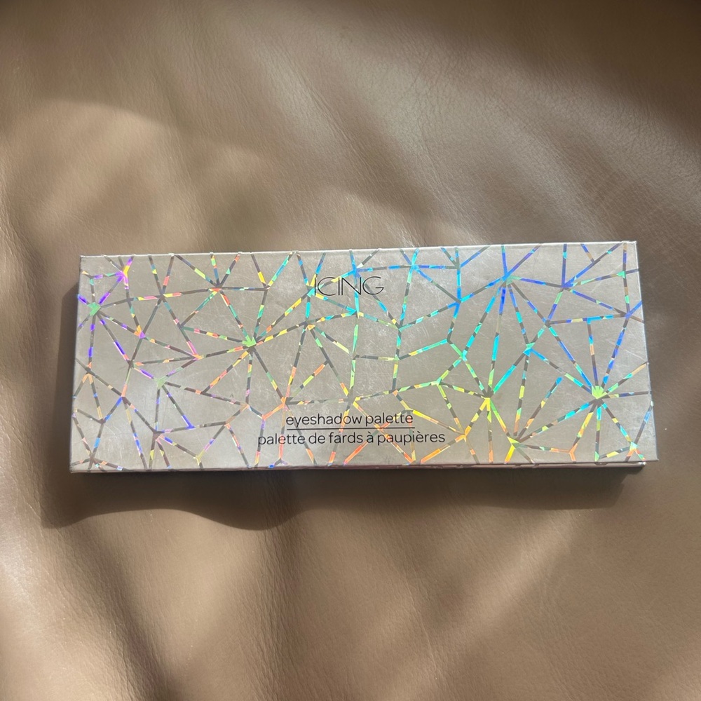 Icing Prism Glow Eyeshadow Palette